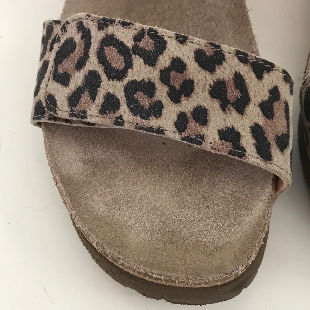 NAOT Leopard Print Sandal Leather Metallic Rose Gold Althea Women’s Size 9